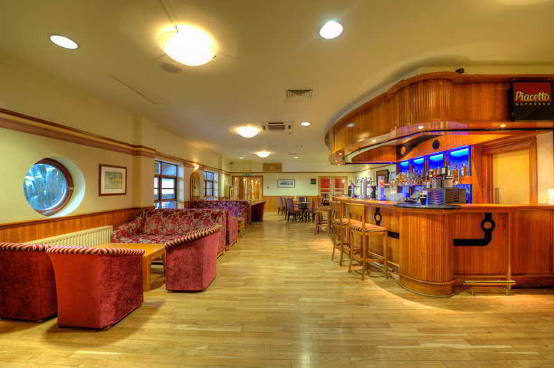 קאריקפרגוס Clarion Collection Hotel Belfast Loughshore מסעדה תמונה